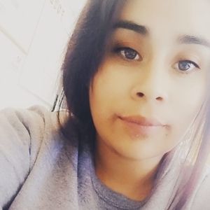 Meet your Posher, Yesenia